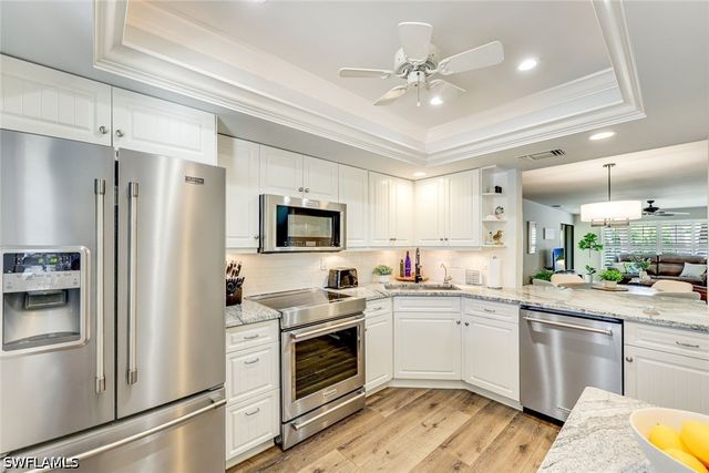 4300 Belair LN 12, Naples, FL 34103