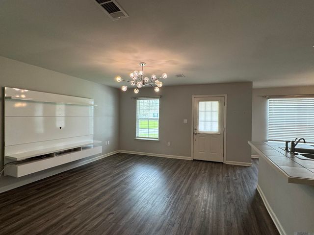 1501 Ravier Ln, Sunshine, LA 70780