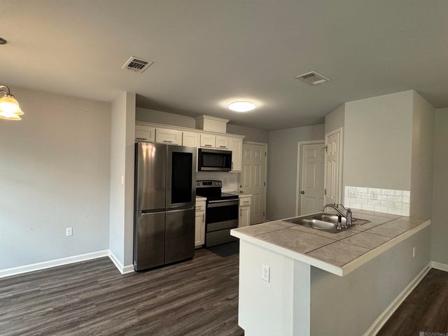 1501 Ravier Ln, Sunshine, LA 70780