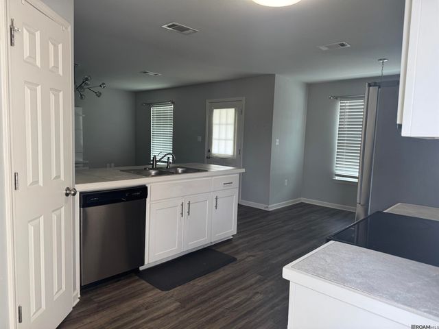1501 Ravier Ln, Sunshine, LA 70780