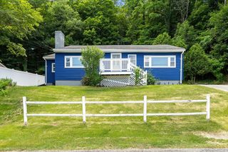 90 Linwood St, Haverhill, MA 01830