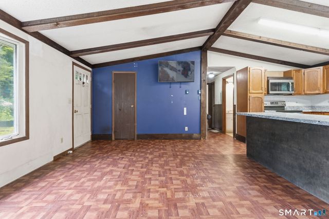 8 Phelps Lane, Deep River, CT 06417