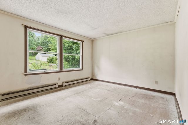 8 Phelps Lane, Deep River, CT 06417