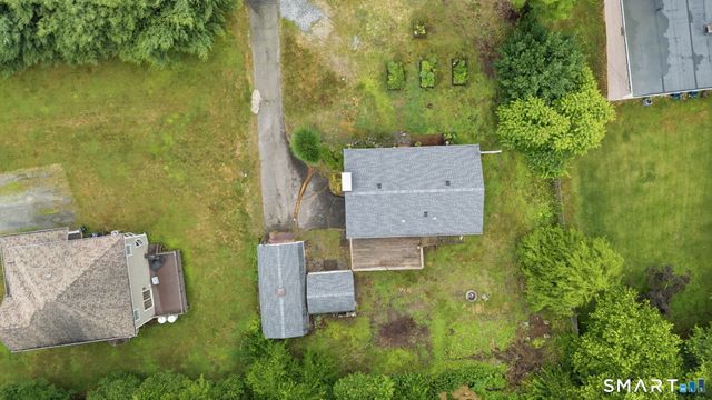 8 Phelps Lane, Deep River, CT 06417