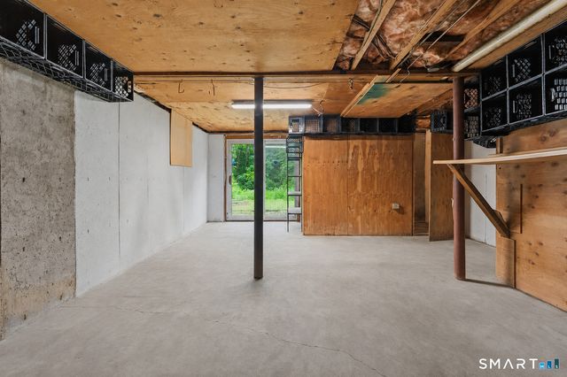 8 Phelps Lane, Deep River, CT 06417