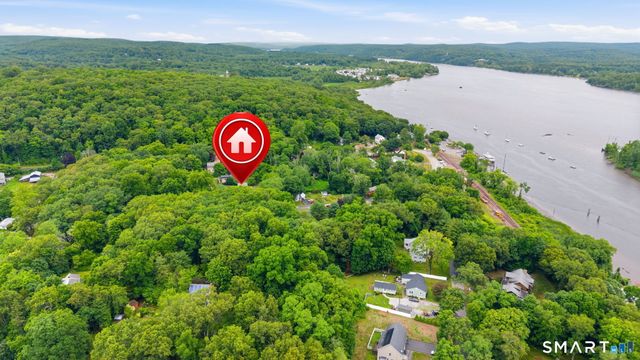 8 Phelps Lane, Deep River, CT 06417