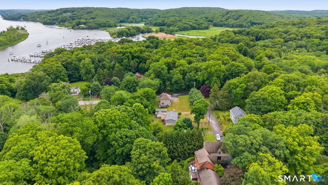 8 Phelps Lane, Deep River, CT 06417