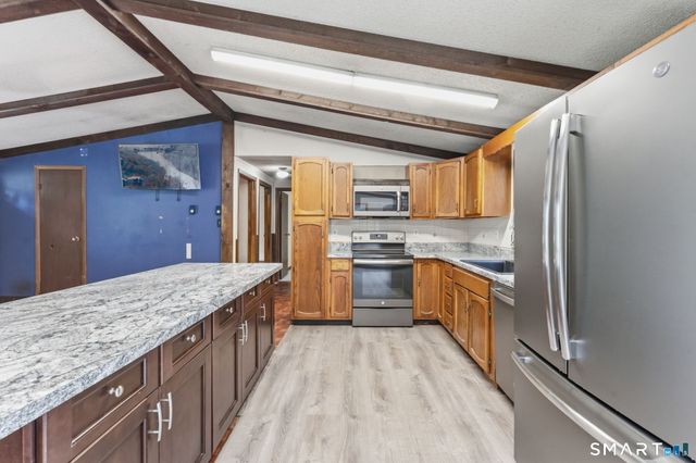 8 Phelps Lane, Deep River, CT 06417