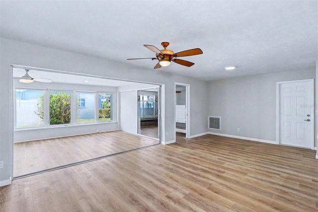 7901 3RD STREET N, St Petersburg, FL 33702