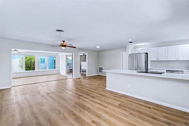 7901 3RD STREET N, St Petersburg, FL 33702