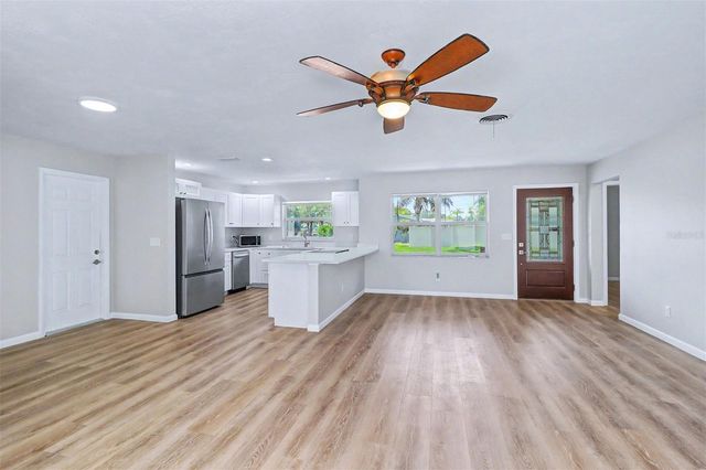 7901 3RD STREET N, St Petersburg, FL 33702