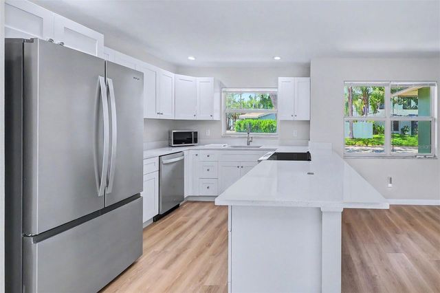 7901 3RD STREET N, St Petersburg, FL 33702