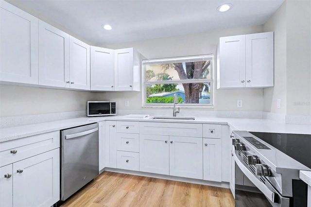 7901 3RD STREET N, St Petersburg, FL 33702