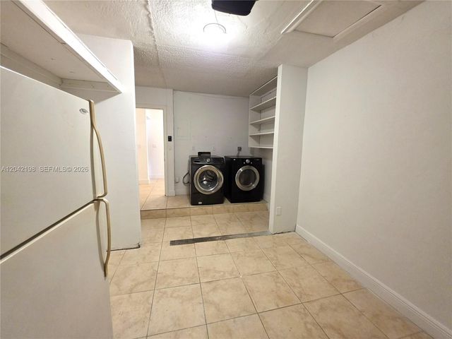 14237 SW 94th Cir Ln 103, Miami, FL 33186