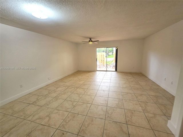 14237 SW 94th Cir Ln 103, Miami, FL 33186
