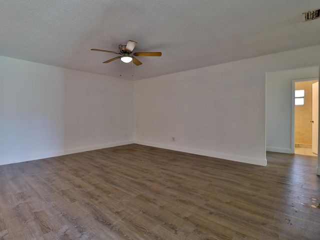 3024 W Dixie Boulevard, Fort Pierce, FL 34946