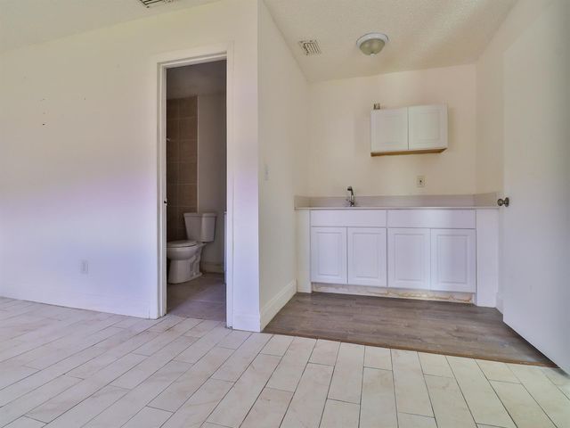 3024 W Dixie Boulevard, Fort Pierce, FL 34946