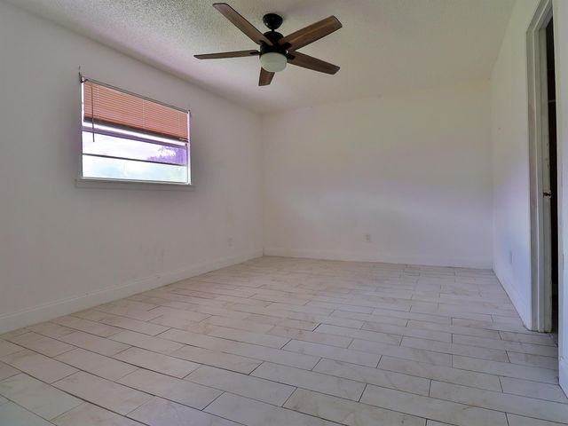 3024 W Dixie Boulevard, Fort Pierce, FL 34946
