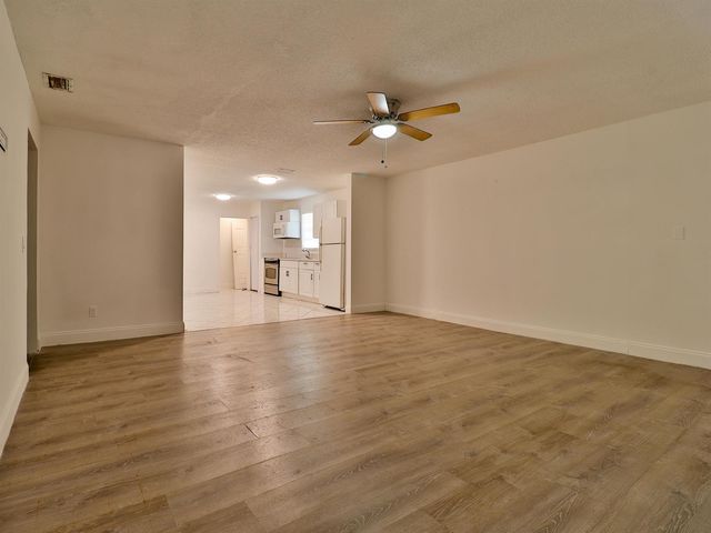 3024 W Dixie Boulevard, Fort Pierce, FL 34946