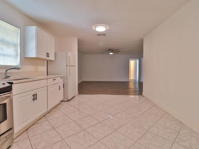 3024 W Dixie Boulevard, Fort Pierce, FL 34946