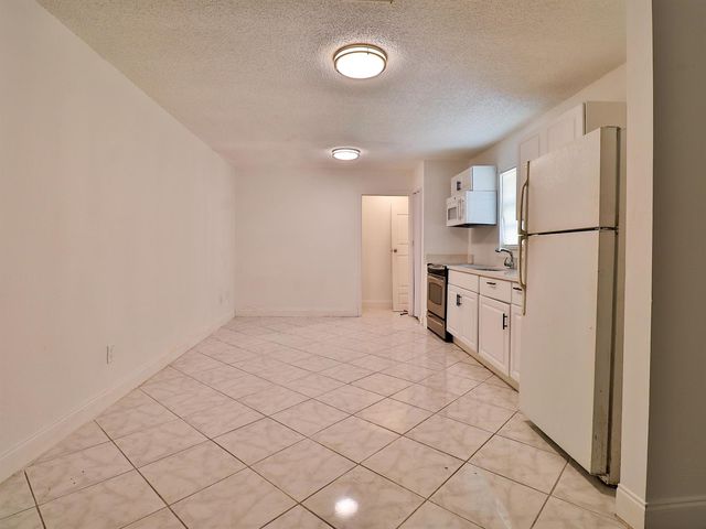 3024 W Dixie Boulevard, Fort Pierce, FL 34946