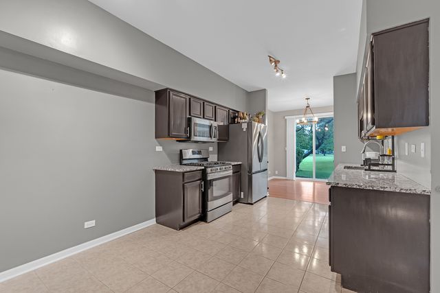 17867 W Braewick Road, Gurnee, IL 60031