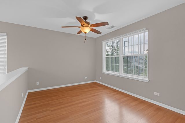 17867 W Braewick Road, Gurnee, IL 60031