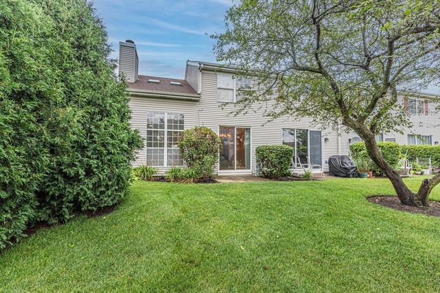 17867 W Braewick Road, Gurnee, IL 60031