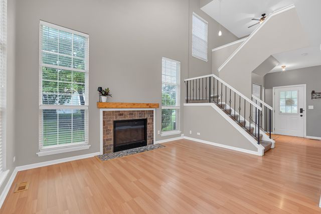 17867 W Braewick Road, Gurnee, IL 60031
