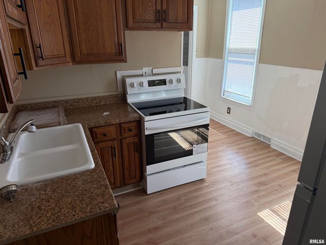 2129 N WISCONSIN Avenue, Peoria, IL 61603