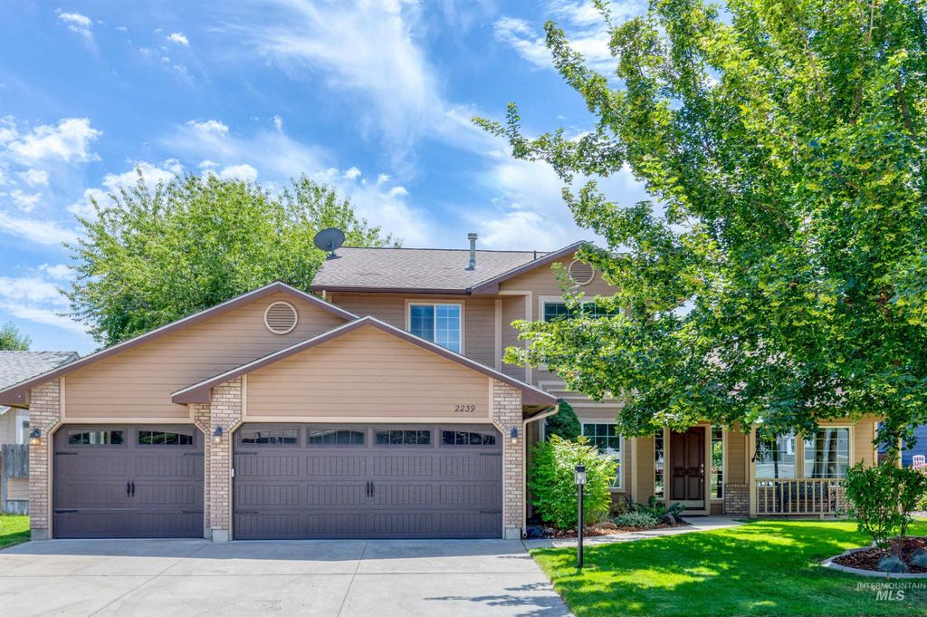 2239 E Chateau Dr, Meridian, ID 83646