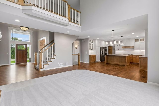 21180 Wellington Place, Lakeville, MN 55044
