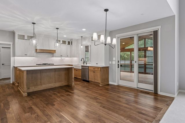 21180 Wellington Place, Lakeville, MN 55044