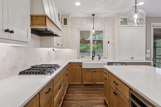 21180 Wellington Place, Lakeville, MN 55044
