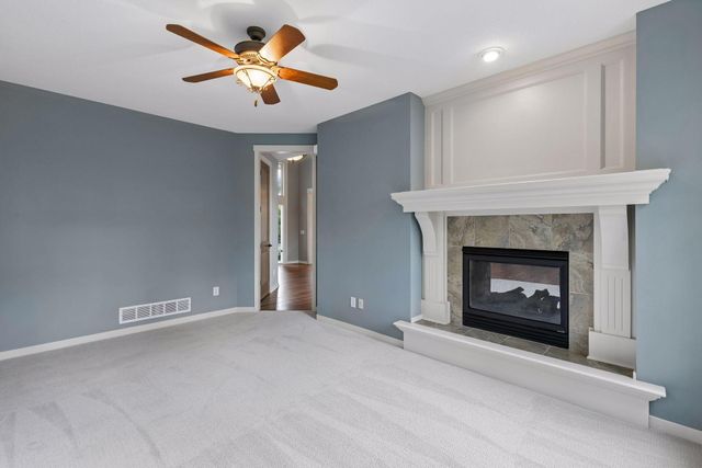 21180 Wellington Place, Lakeville, MN 55044