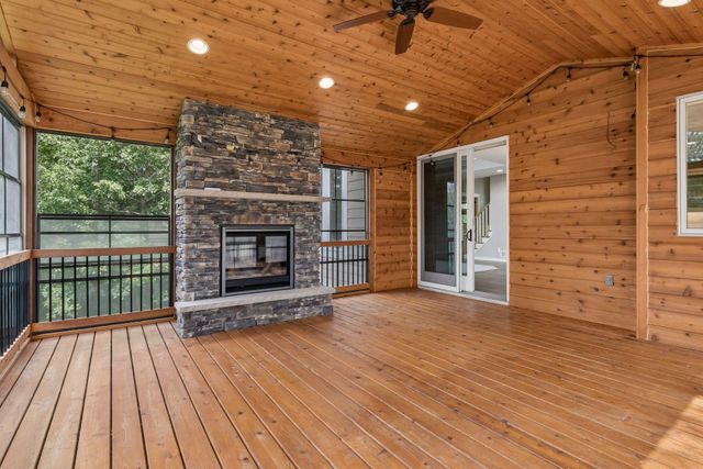 21180 Wellington Place, Lakeville, MN 55044