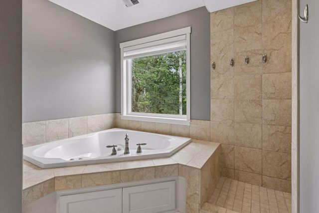 21180 Wellington Place, Lakeville, MN 55044