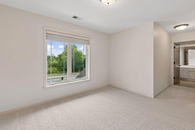 21180 Wellington Place, Lakeville, MN 55044