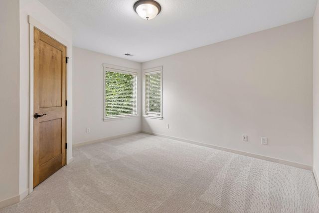 21180 Wellington Place, Lakeville, MN 55044