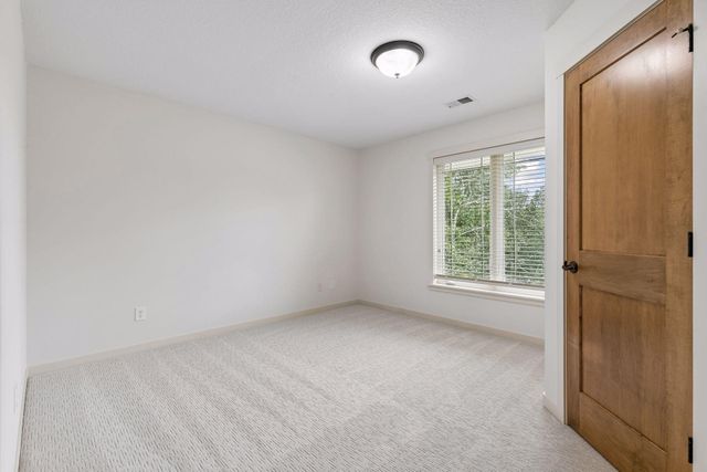21180 Wellington Place, Lakeville, MN 55044