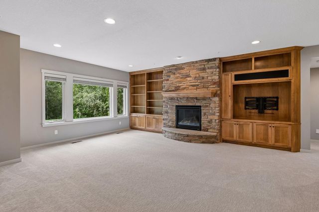 21180 Wellington Place, Lakeville, MN 55044