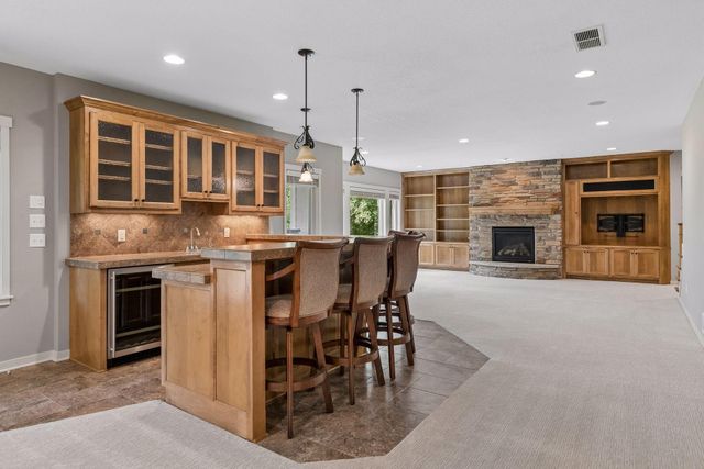 21180 Wellington Place, Lakeville, MN 55044