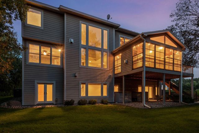 21180 Wellington Place, Lakeville, MN 55044