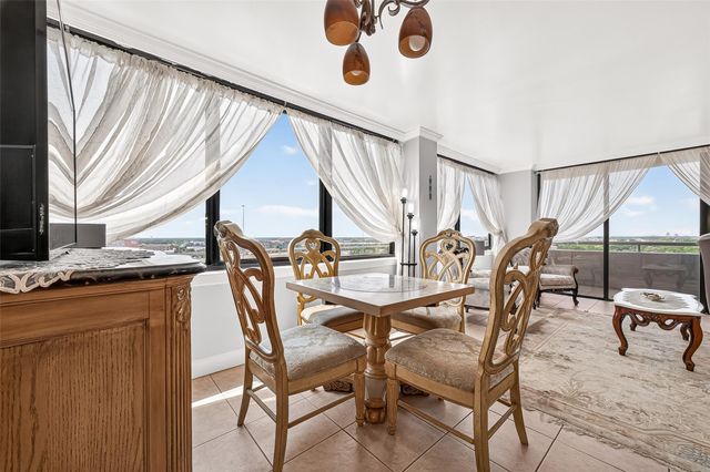 3525 Sage Road 1116, Houston, TX 77056
