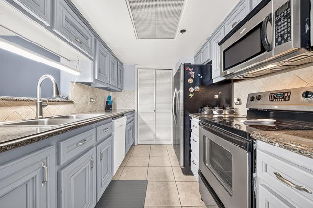 3525 Sage Road 1116, Houston, TX 77056
