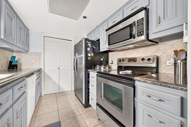 3525 Sage Road 1116, Houston, TX 77056