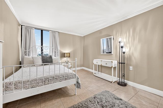 3525 Sage Road 1116, Houston, TX 77056