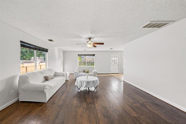 7203 Cool Springs Court, Magnolia, TX 77354