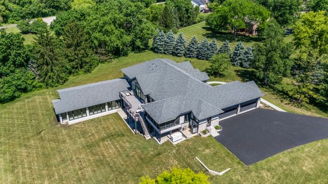 26153 W Cuba Road, Barrington, IL 60010