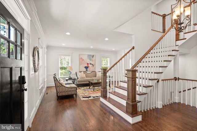 812 21ST ST S, Arlington, VA 22202
